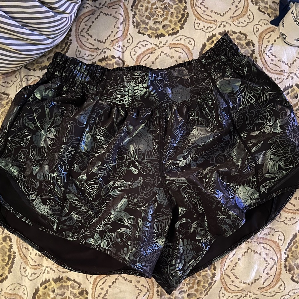 Lululemon hotty hot shorts NWT